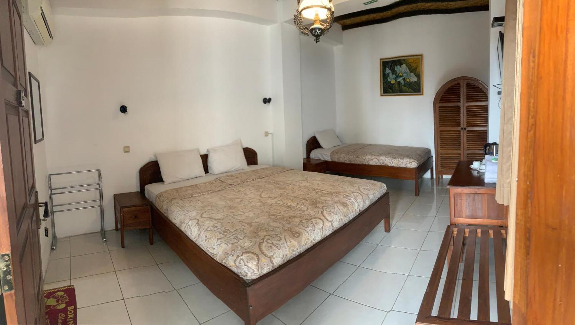 Bladok Hotel & Restaurant Yogyakarta Esterno foto