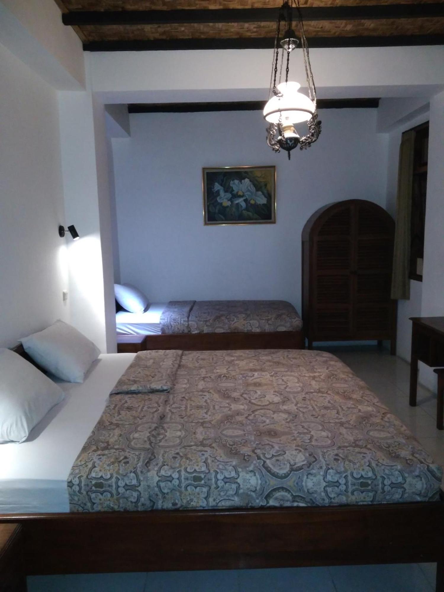 Bladok Hotel & Restaurant Yogyakarta Esterno foto