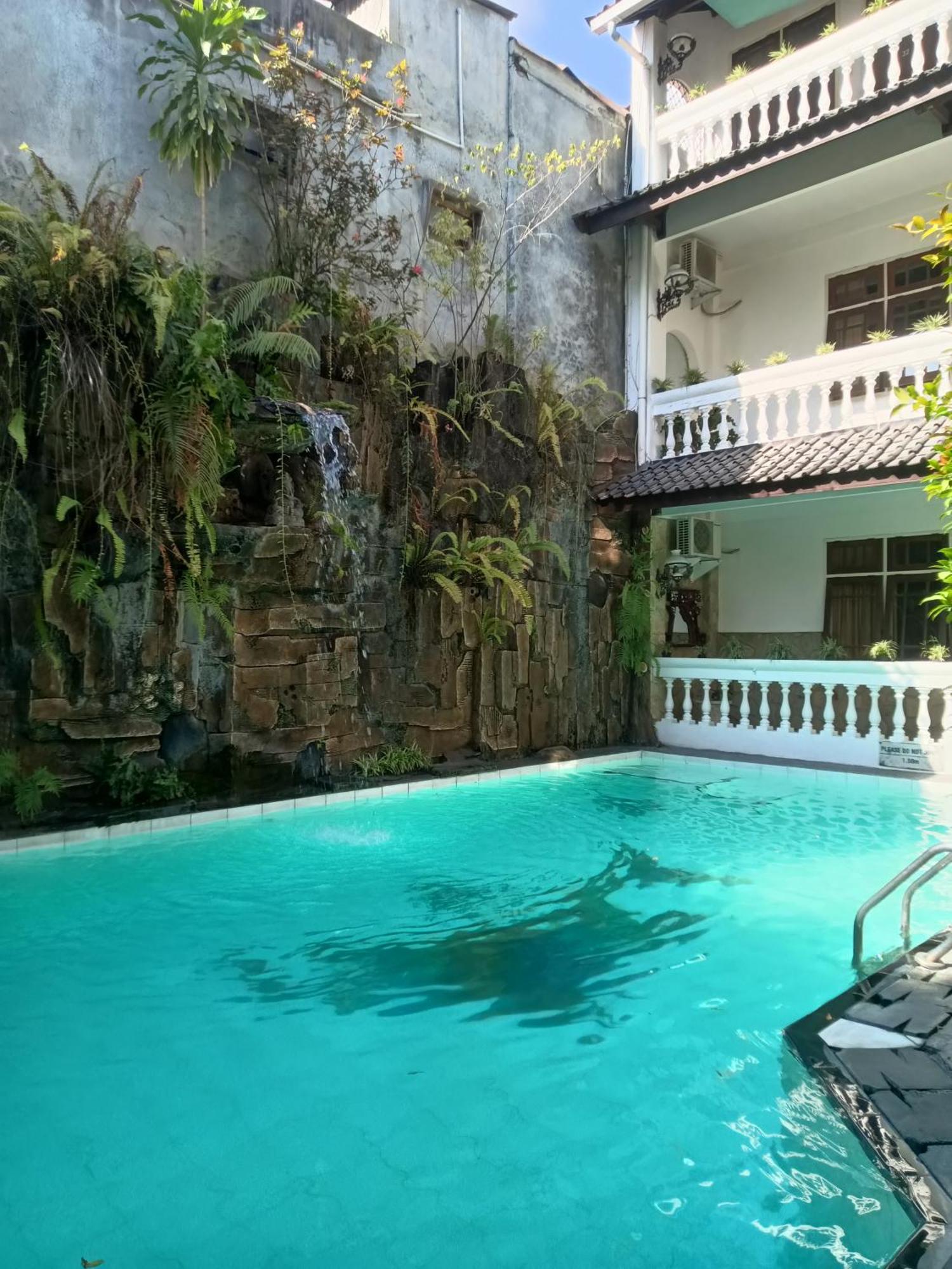 Bladok Hotel & Restaurant Yogyakarta Esterno foto