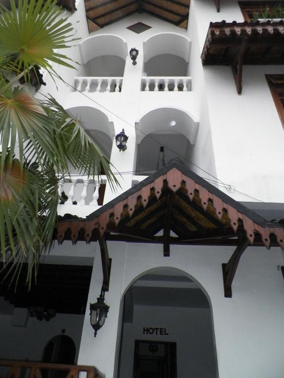 Bladok Hotel & Restaurant Yogyakarta Esterno foto