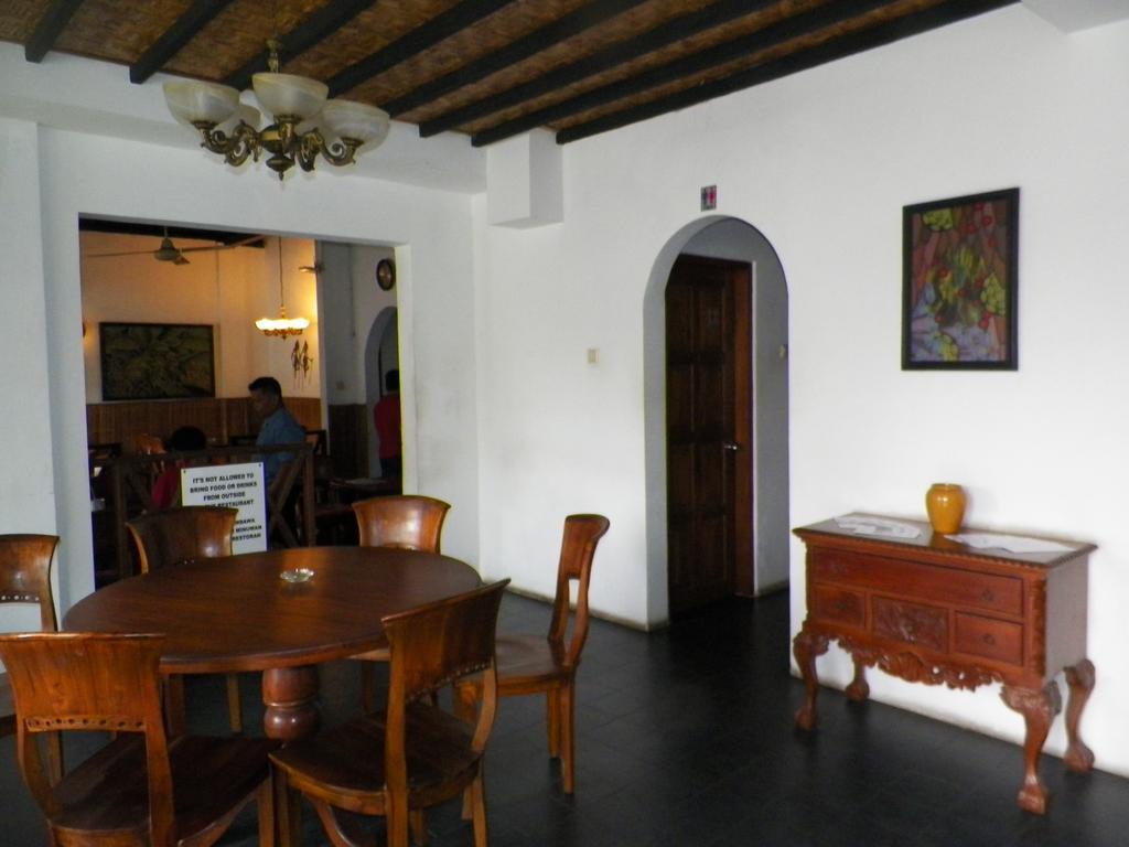 Bladok Hotel & Restaurant Yogyakarta Esterno foto