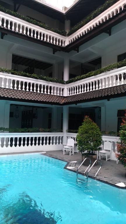 Bladok Hotel & Restaurant Yogyakarta Esterno foto